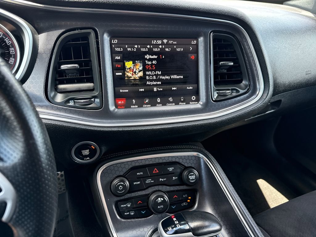 Used 2018 Dodge Challenger R/T Scat Pack w/ Leather Interior Group RWD image 18