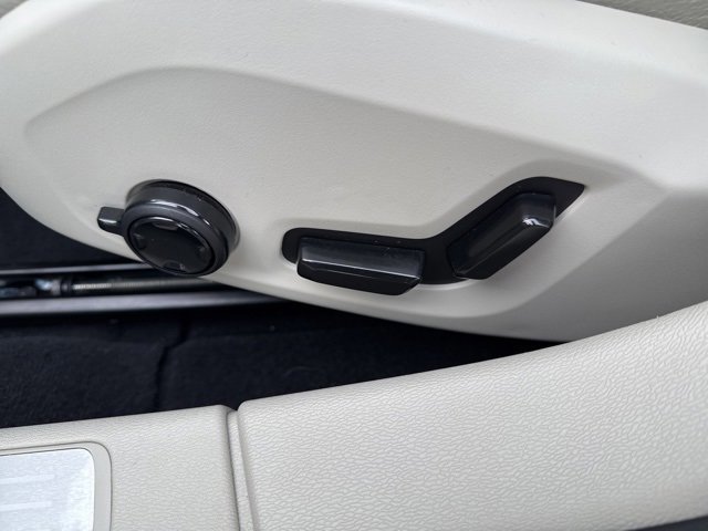 Used 2024 Volvo S60 B5 Ultimate w/ Climate Package image 11
