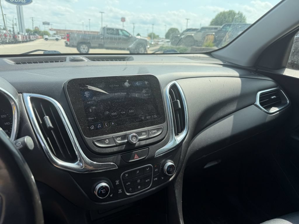 Used 2019 Chevrolet Equinox LT w/ Sun & Navigation Package AWD/4WD image 16