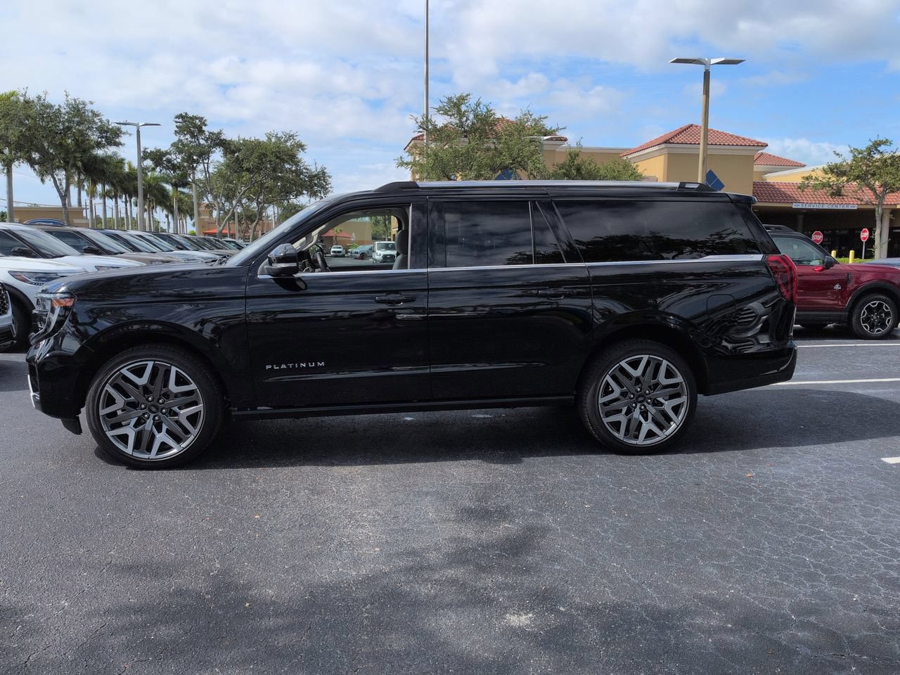 Certified 2025 Ford Expedition Max Platinum w/ Platinum Ultimate Package AWD/4WD image 7