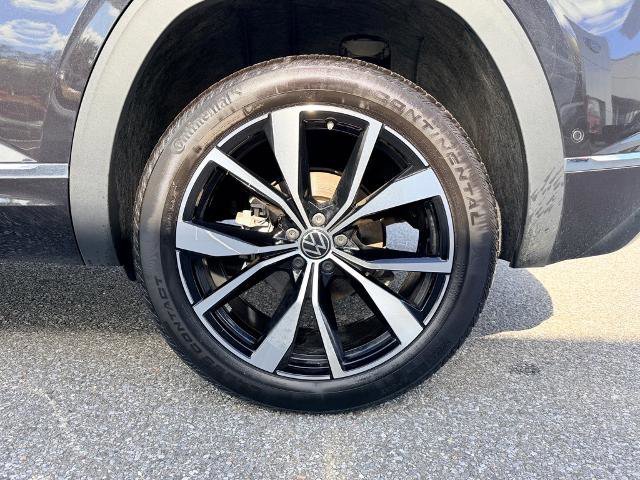 Used 2025 Volkswagen Atlas Cross Sport SEL Premium R-Line image 8