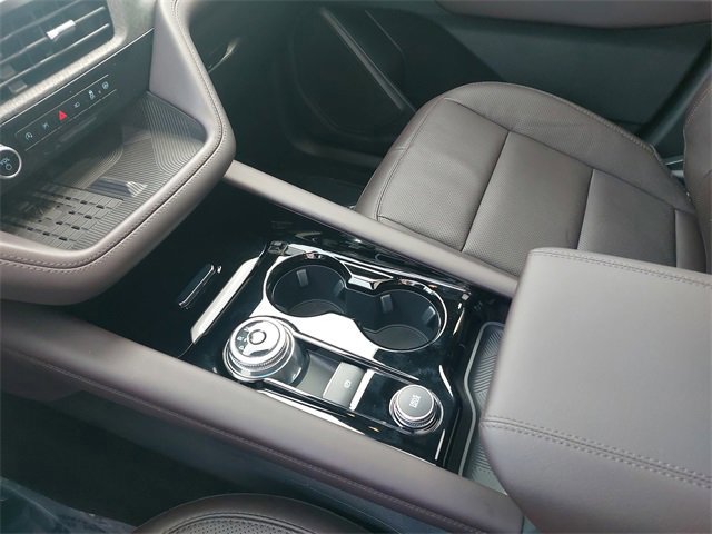 Certified 2025 Ford Explorer Platinum w/ Ultimate Package image 24