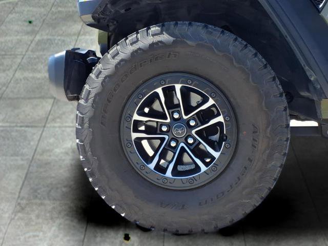 Used 2025 Jeep Wrangler Sport image 12