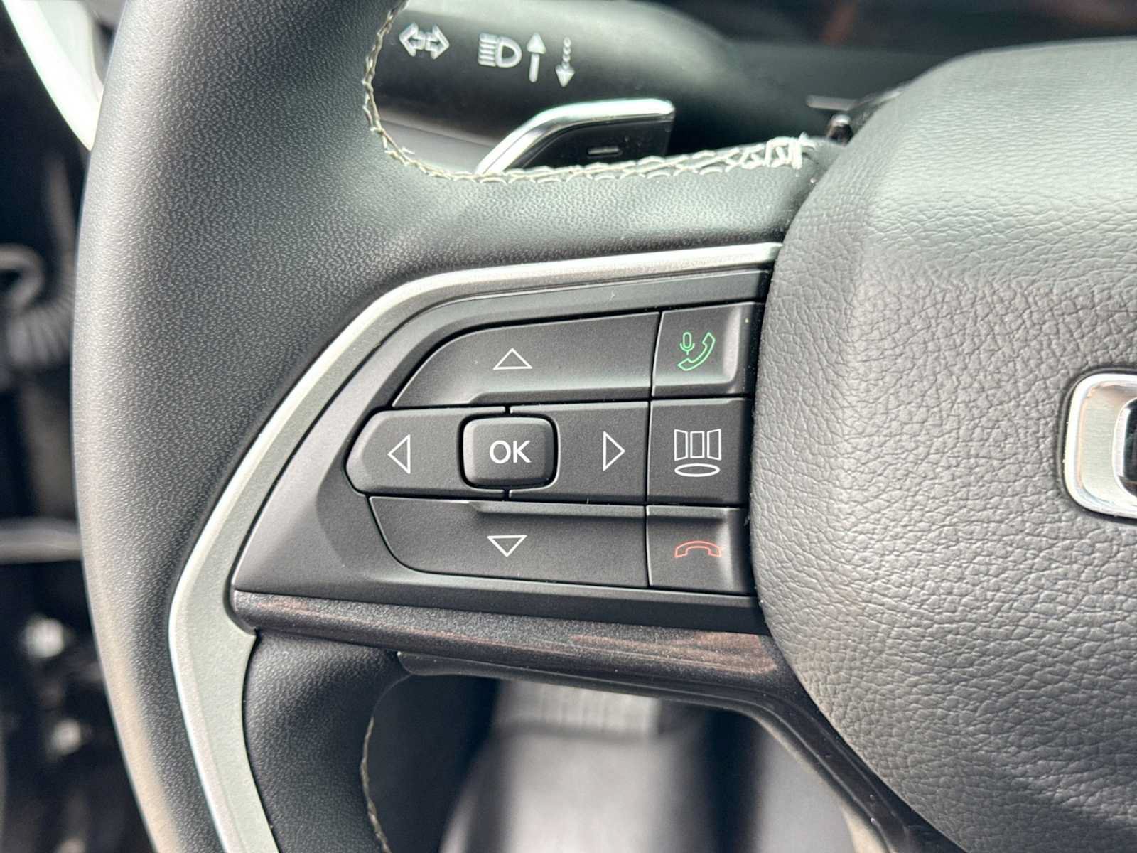 Used 2023 Jeep Grand Cherokee L Laredo AWD/4WD image 24