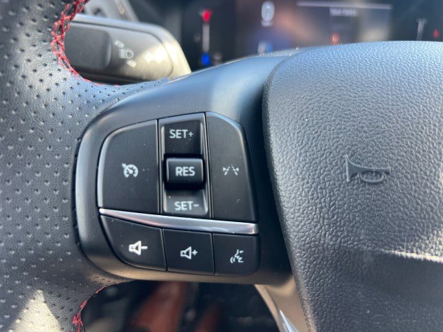 Certified 2024 Ford Escape ST-Line Select AWD/4WD image 17