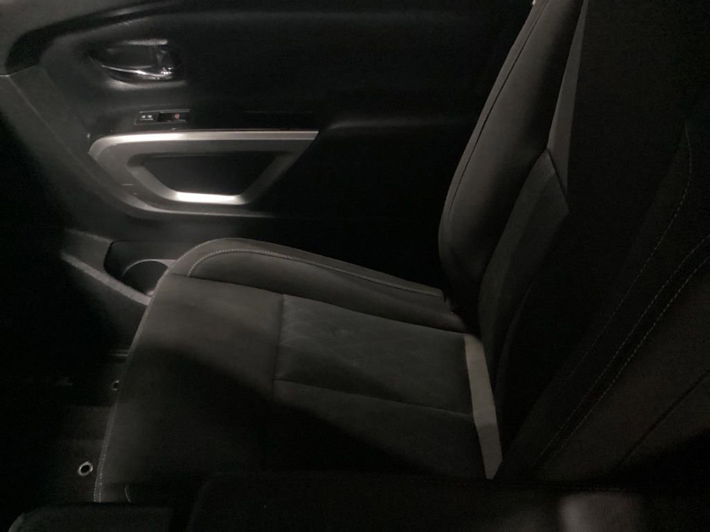 Used 2017 Nissan Titan SV image 15