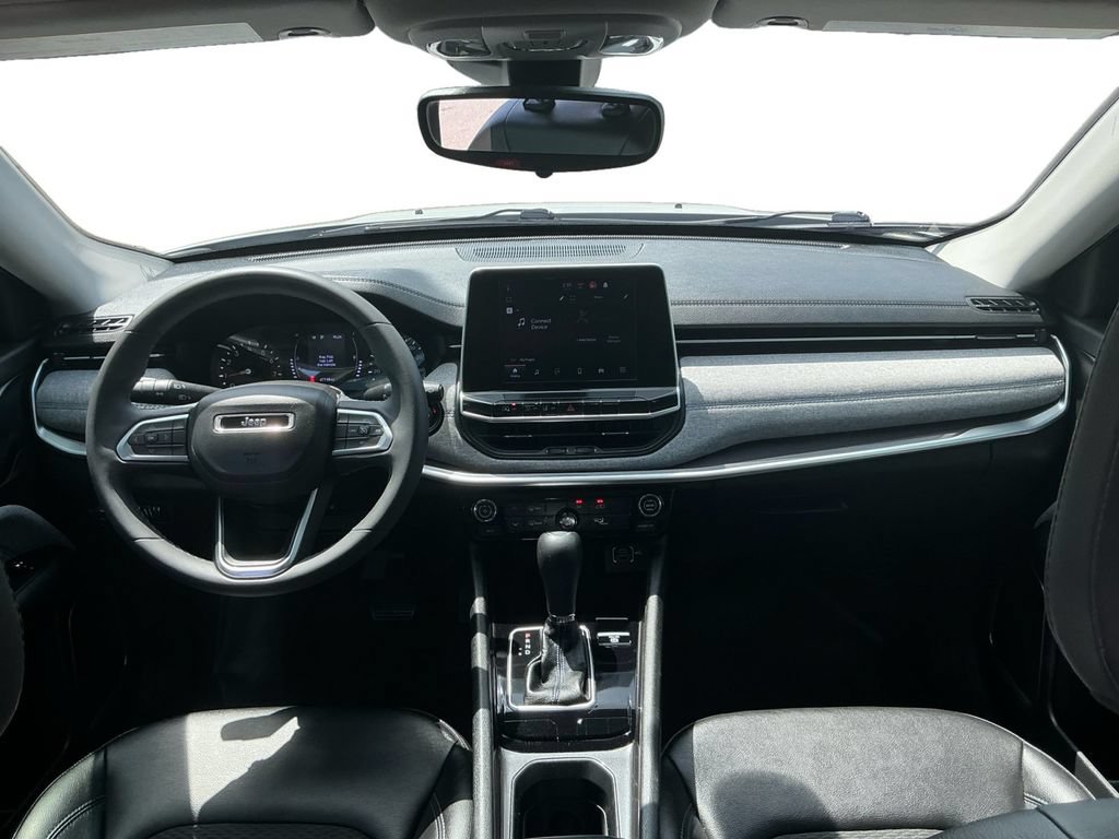 Used 2022 Jeep Compass Latitude FWD image 17