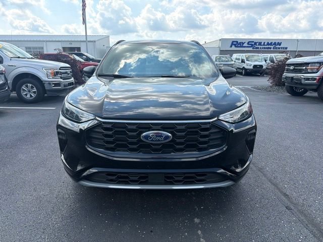 Certified 2023 Ford Escape ST-Line w/ Tech Pack #1 AWD/4WD image 2