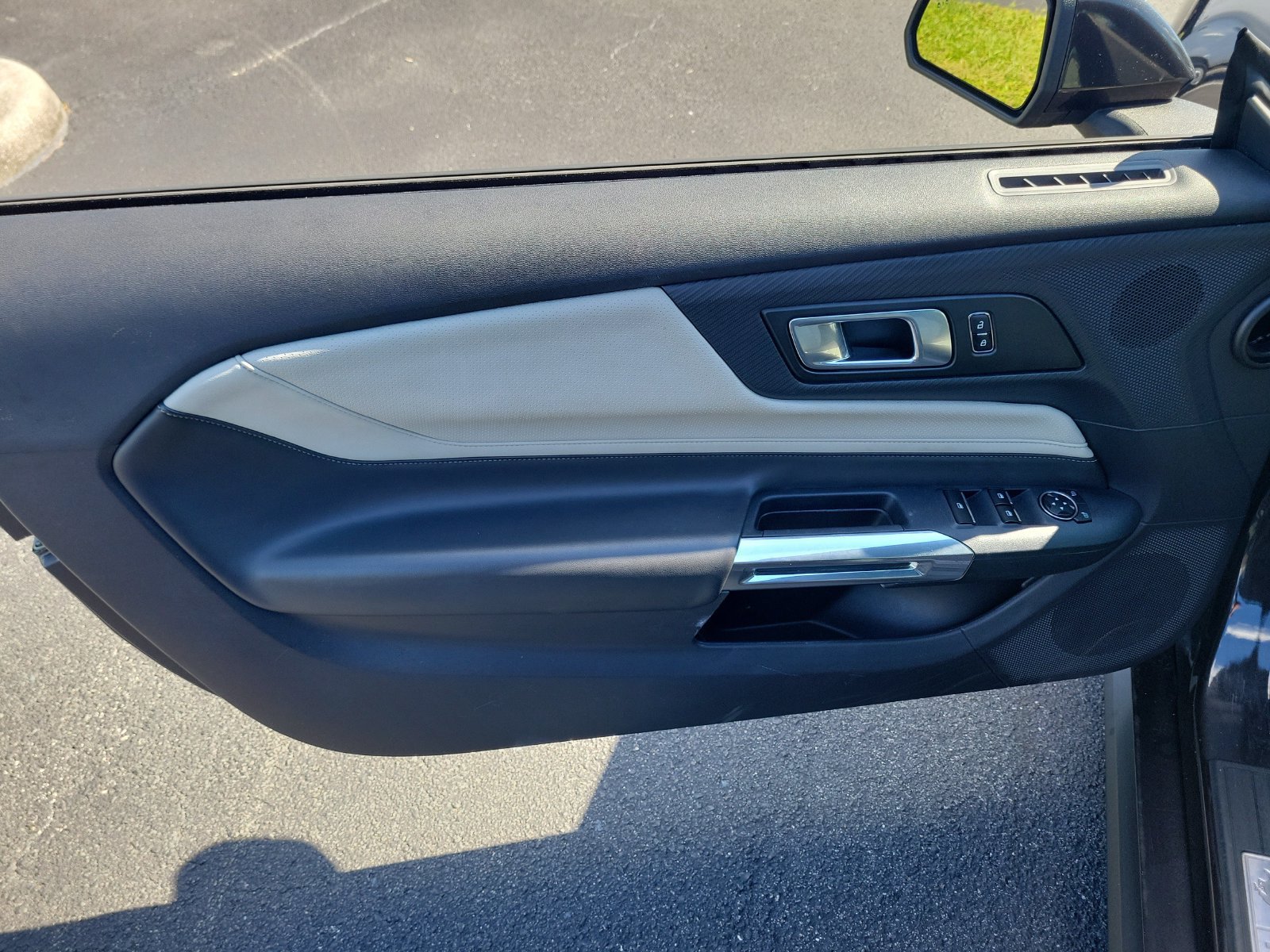 Certified 2024 Ford Mustang Premium RWD image 7