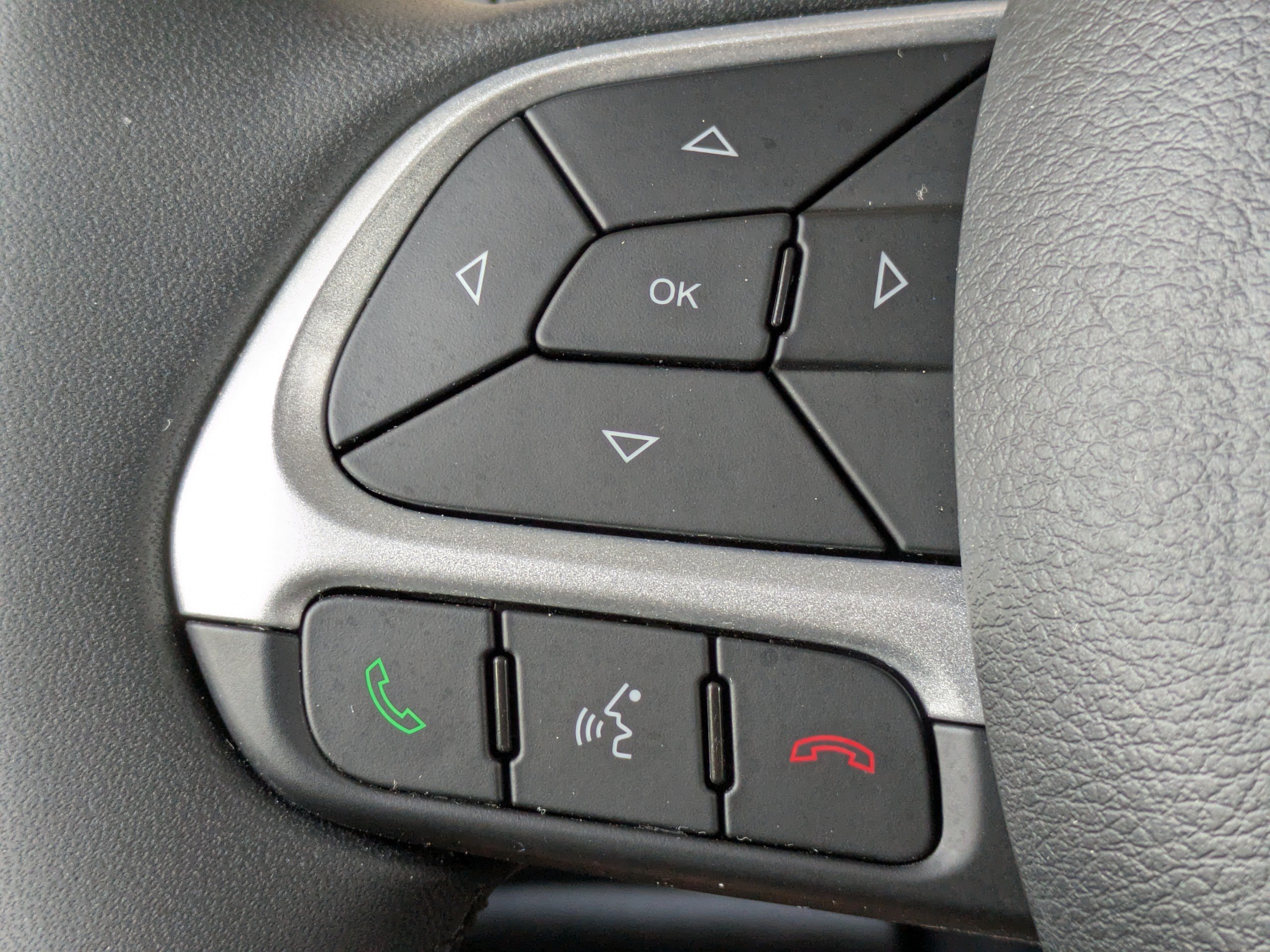 Used 2021 Jeep Renegade Latitude w/ Sun & Sound Group FWD image 24