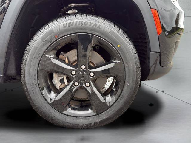 Used 2023 Jeep Grand Cherokee L Laredo AWD/4WD image 27
