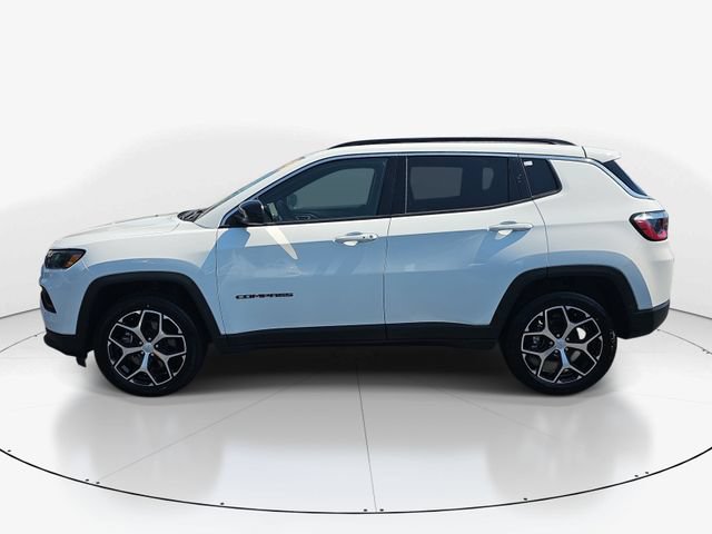 Used 2024 Jeep Compass Latitude AWD/4WD image 6