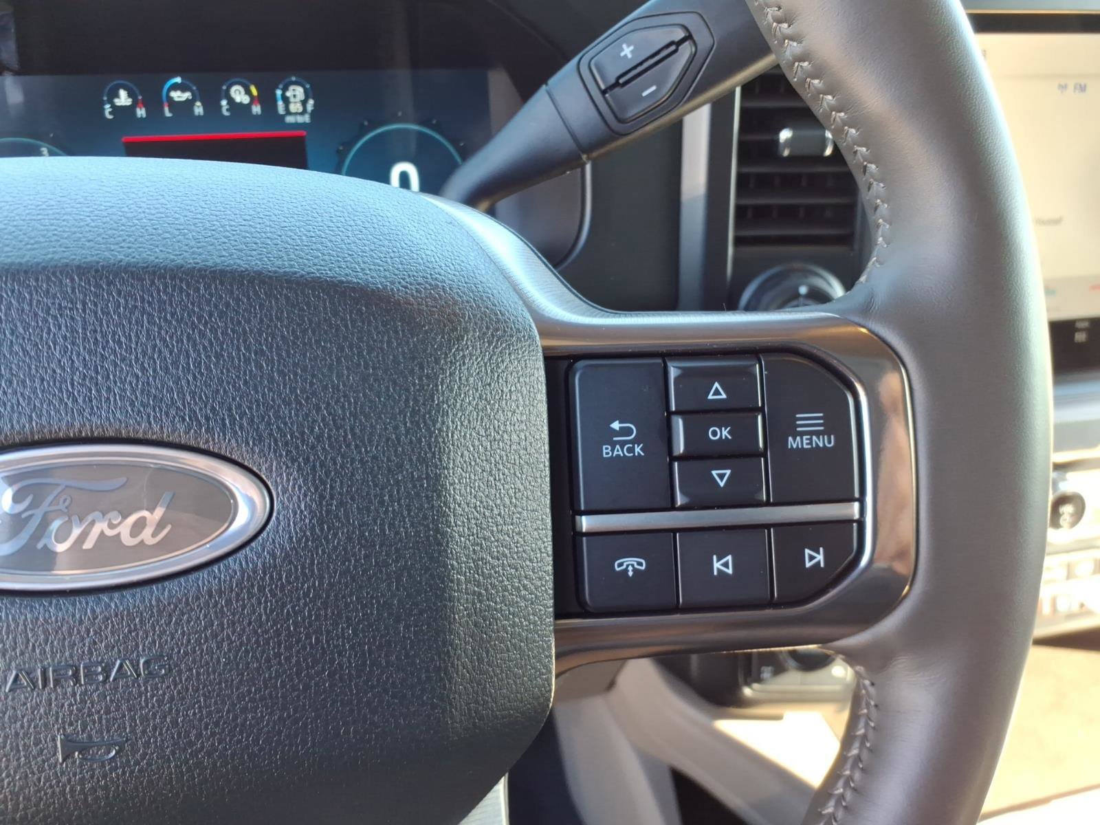 Certified 2025 Ford F350 Platinum w/ Platinum Plus Package image 16