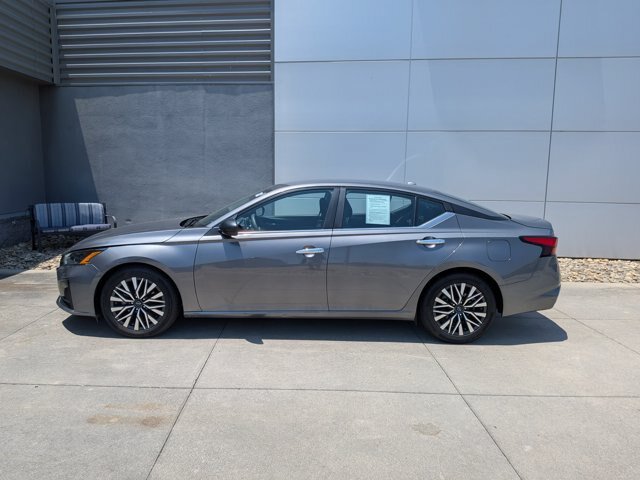 Used 2024 Nissan Altima 2.5 SV FWD image 7