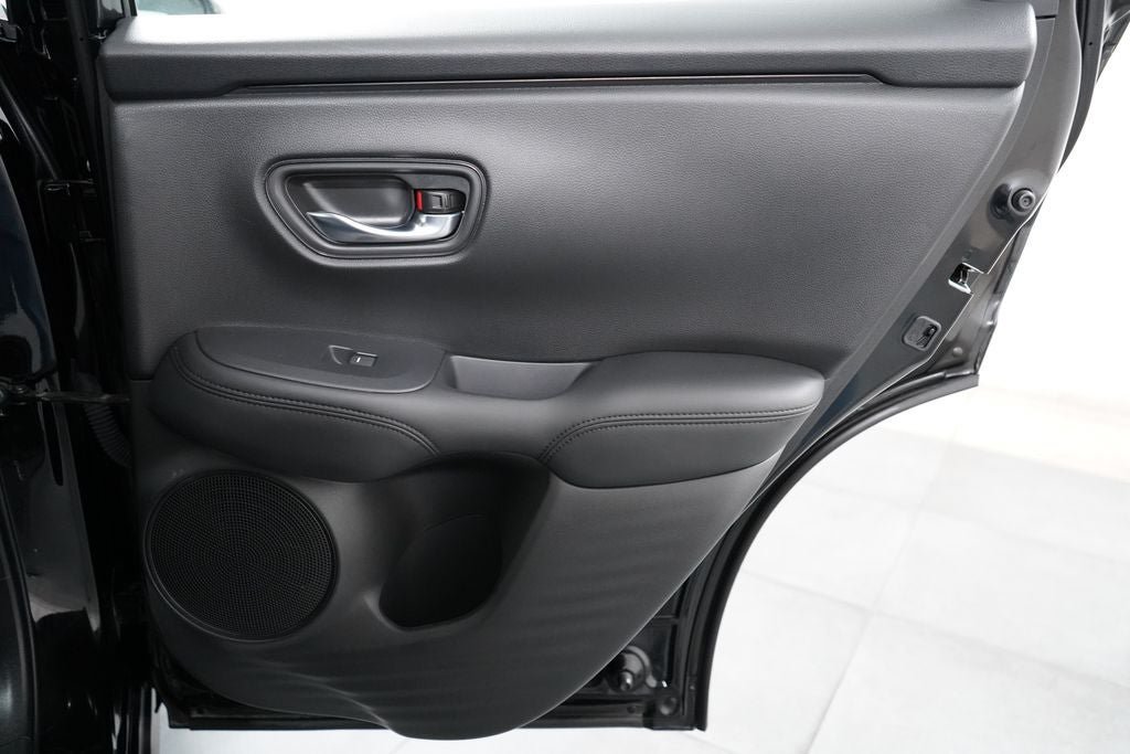 Used 2025 Honda HR-V LX image 31