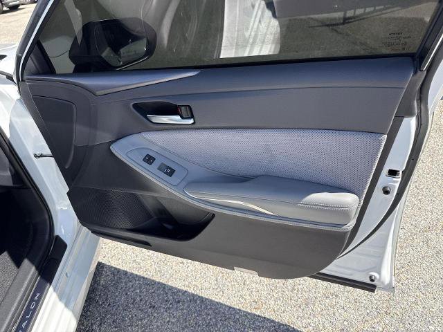 Used 2019 Toyota Avalon Touring w/ Advanced Safety Package FWD image 22