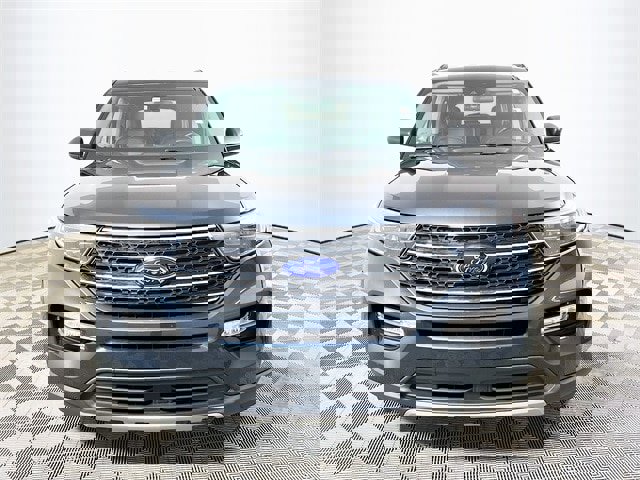 Certified 2022 Ford Explorer XLT w/ Equipment Group 202A image 8