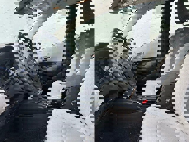 Used 2022 Toyota Corolla LE image 8