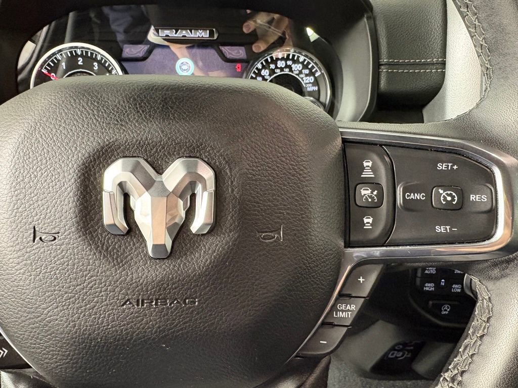 Used 2025 RAM 1500 Laramie AWD/4WD image 23