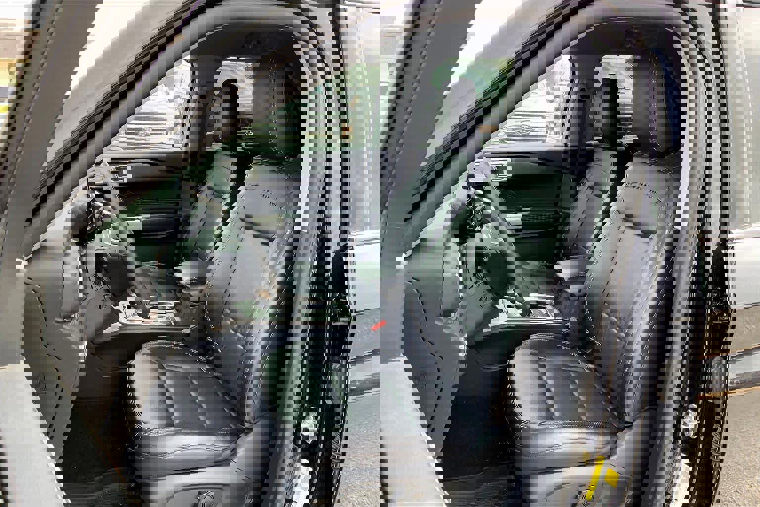 Certified 2022 Ford Explorer Limited w/ Equipment Group 301A image 8