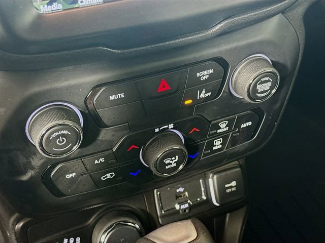 Used 2022 Jeep Renegade Latitude image 19