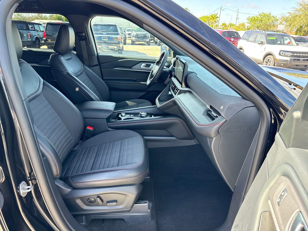 Certified 2025 Ford Explorer ST-Line image 26