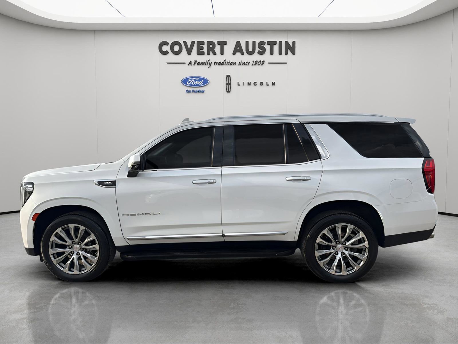 Used 2021 GMC Yukon Denali image 2