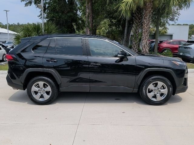 Used 2024 Toyota RAV4 XLE AWD/4WD image 4