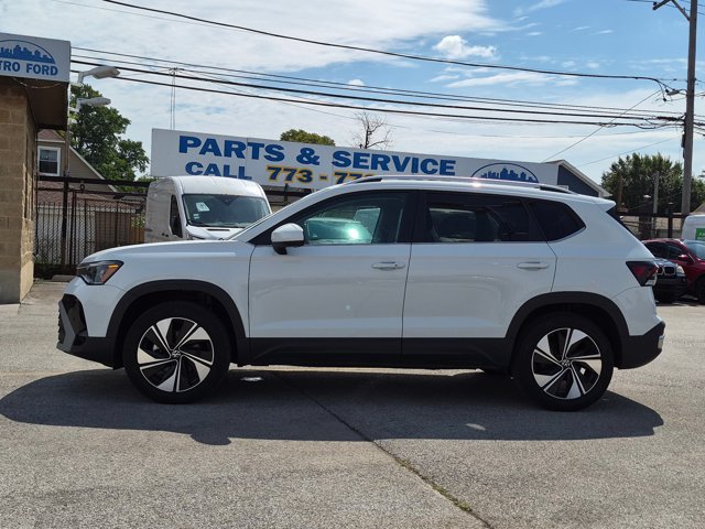 Used 2025 Volkswagen Taos SE AWD/4WD image 7