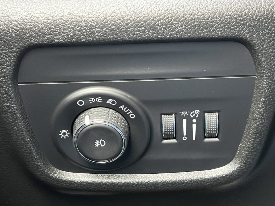 Used 2023 Jeep Grand Cherokee L Limited w/ Trailer Tow Group (B) image 23