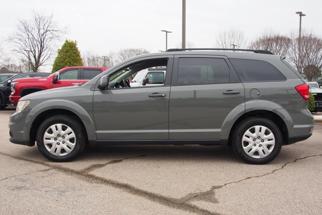 Used 2019 Dodge Journey SE image 2