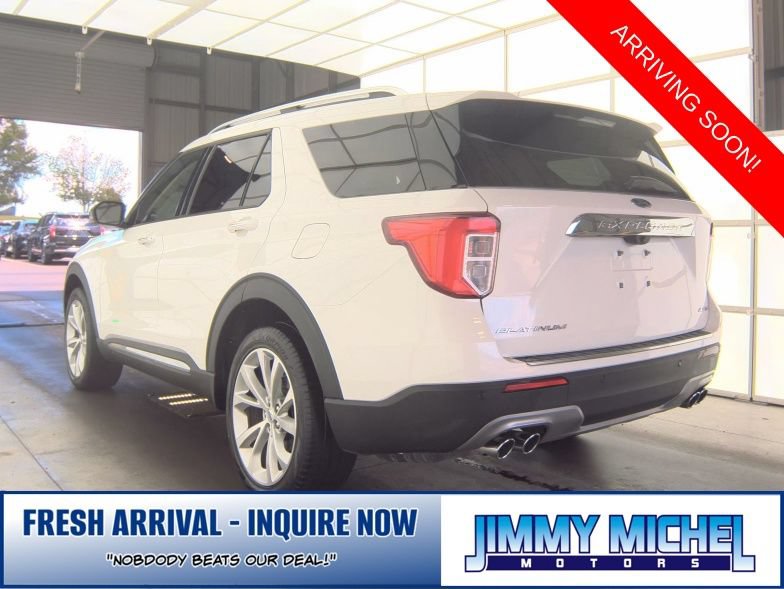 Certified 2023 Ford Explorer Platinum w/ Technology Package AWD/4WD image 4