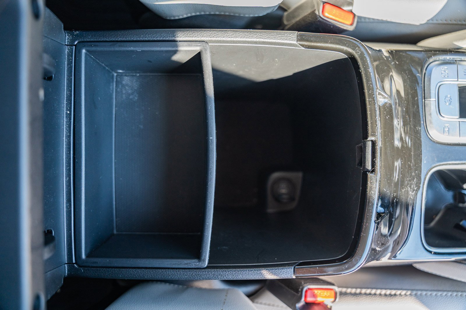 Used 2024 Kia Telluride SX w/ Towing Package image 11