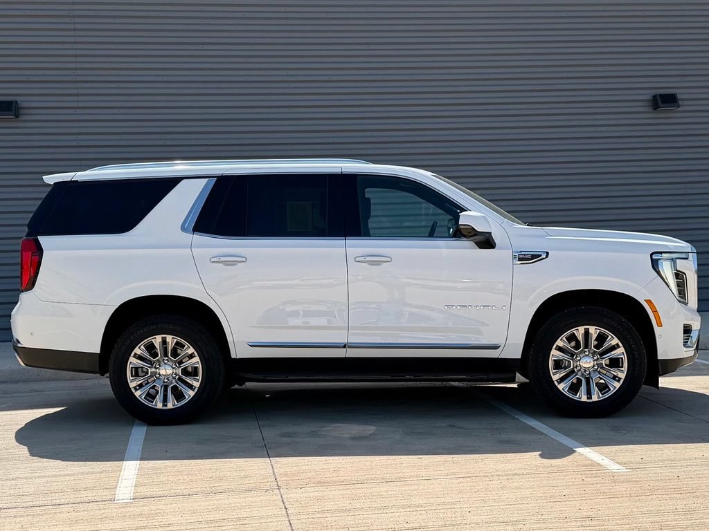 Used 2025 GMC Yukon Denali AWD/4WD image 2
