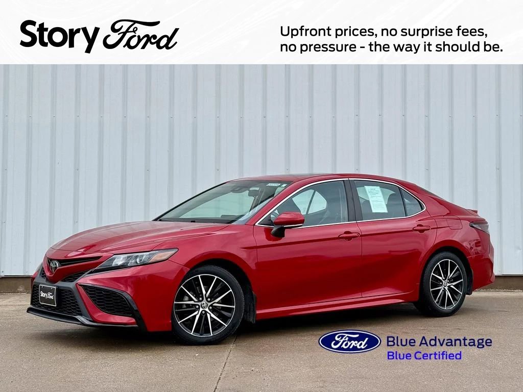 Used 2021 Toyota Camry SE w/ Cold Weather Package