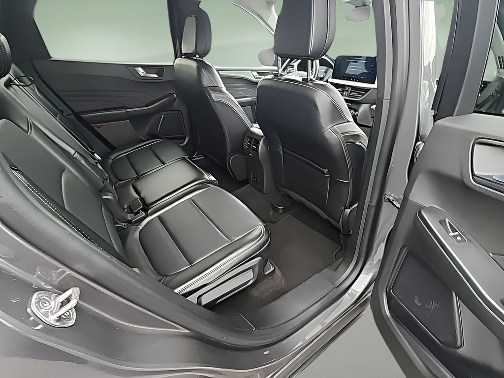 Certified 2024 Ford Escape Platinum AWD/4WD image 18