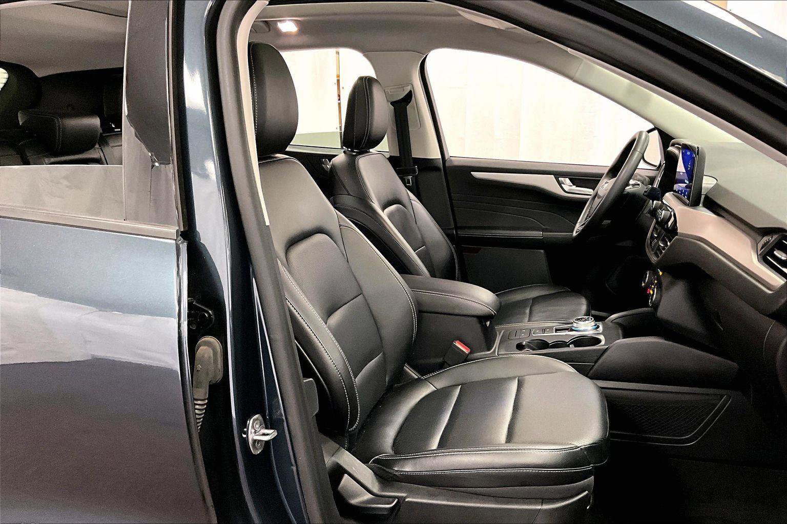 Certified 2022 Ford Escape SEL image 9