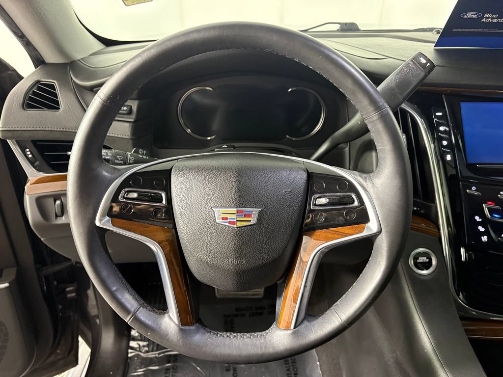 Used 2018 Cadillac Escalade Premium Luxury AWD/4WD image 15