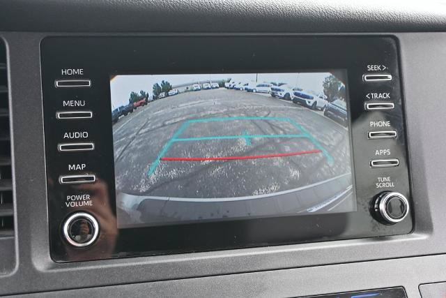 Used 2020 Toyota Sienna L FWD image 33