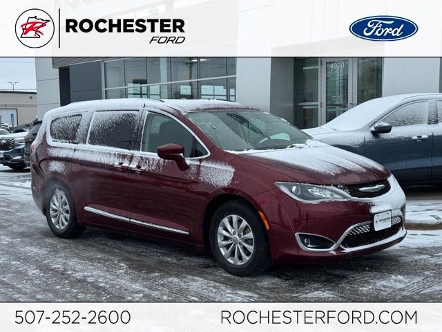 Used 2018 Chrysler Pacifica Touring-L Plus image 5