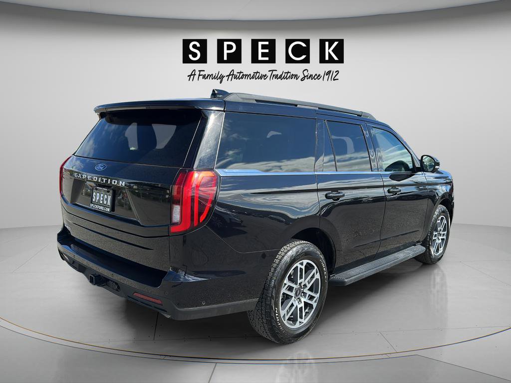 Certified 2025 Ford Expedition Active AWD/4WD image 5