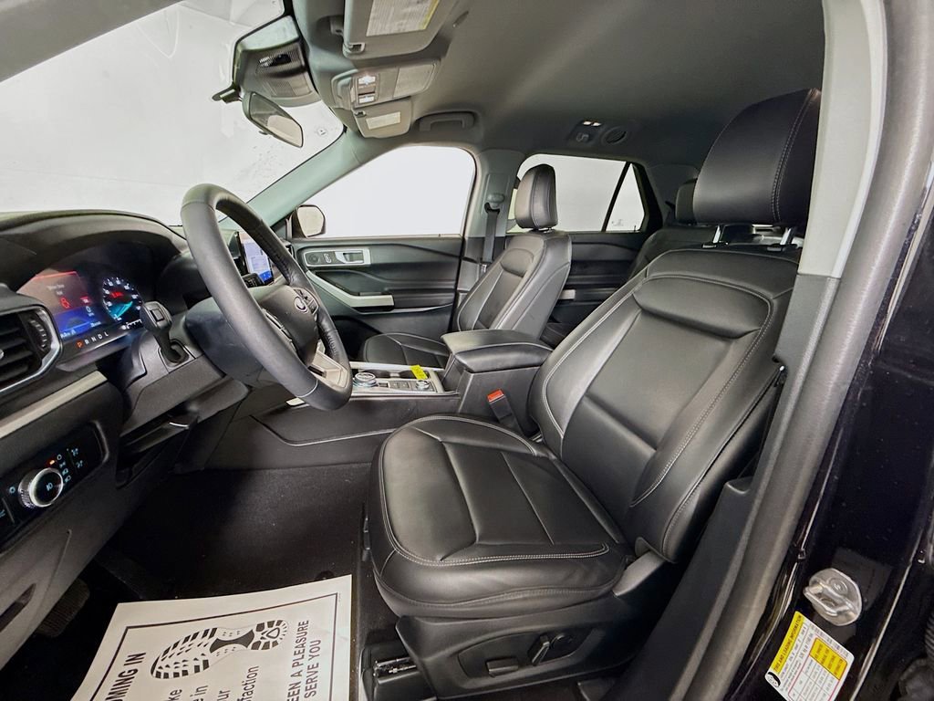 Certified 2024 Ford Explorer XLT w/ Equipment Group 202A image 9