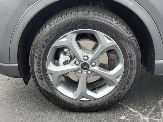 Certified 2024 Ford Escape ST-Line AWD/4WD image 9