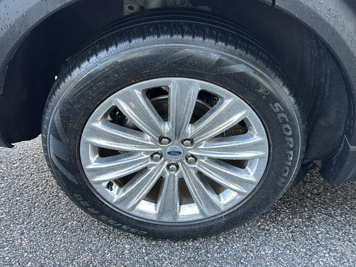 Certified 2022 Ford Explorer Limited w/ Equipment Group 301A image 34