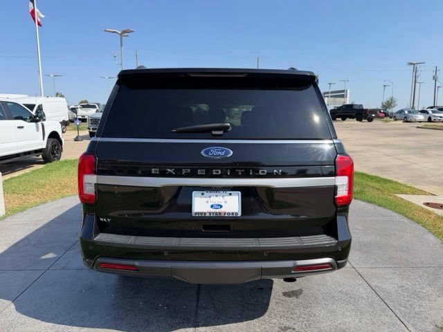 Certified 2024 Ford Expedition XLT RWD image 6