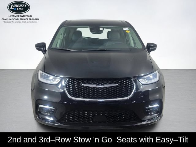 Used 2024 Chrysler Pacifica Touring-L FWD image 8