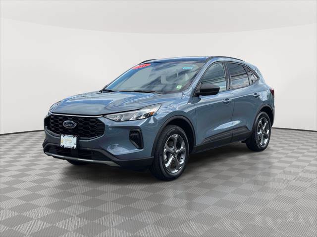 Certified 2025 Ford Escape ST-Line w/ Tech Pack #1 AWD/4WD image 3