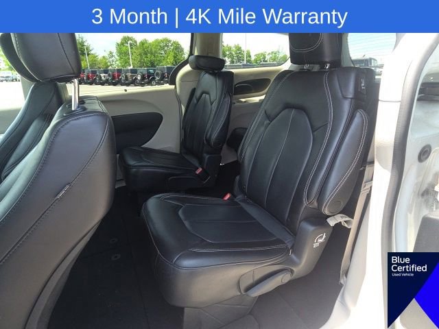Used 2023 Chrysler Pacifica Touring-L FWD image 19