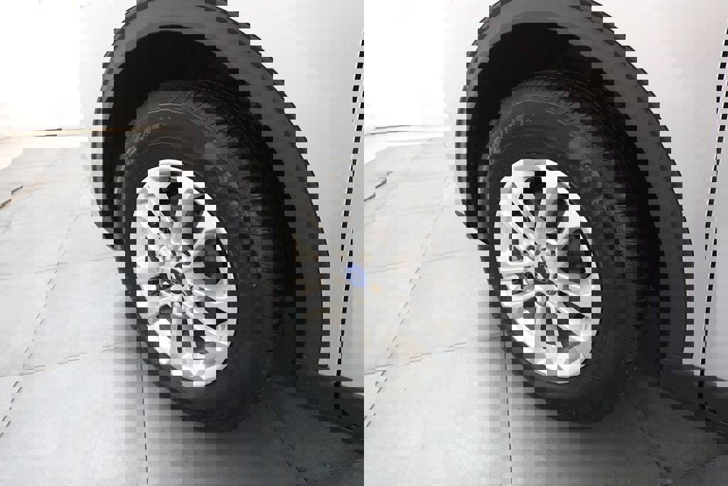 Certified 2020 Ford Escape SE image 30