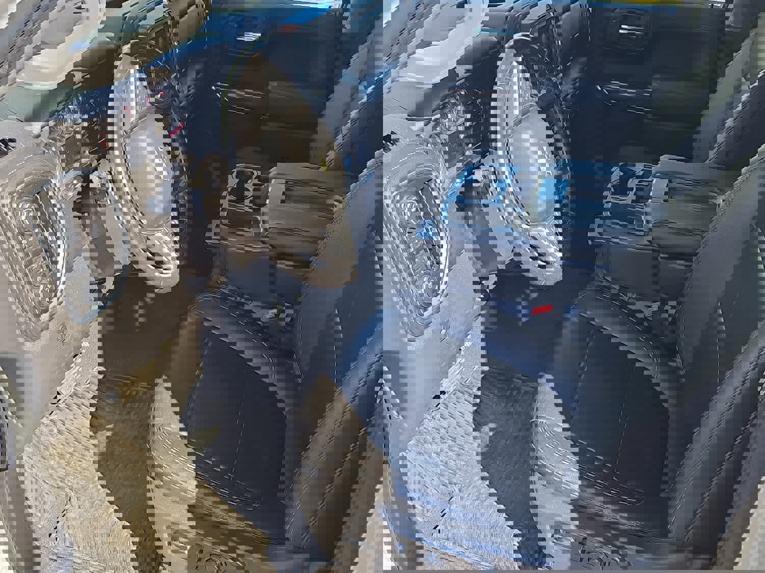 Used 2021 Chevrolet Silverado 1500 LT w/ Z71 Off-Road Package image 20